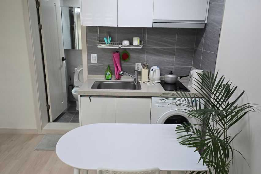 깔끔 넓은 2층방