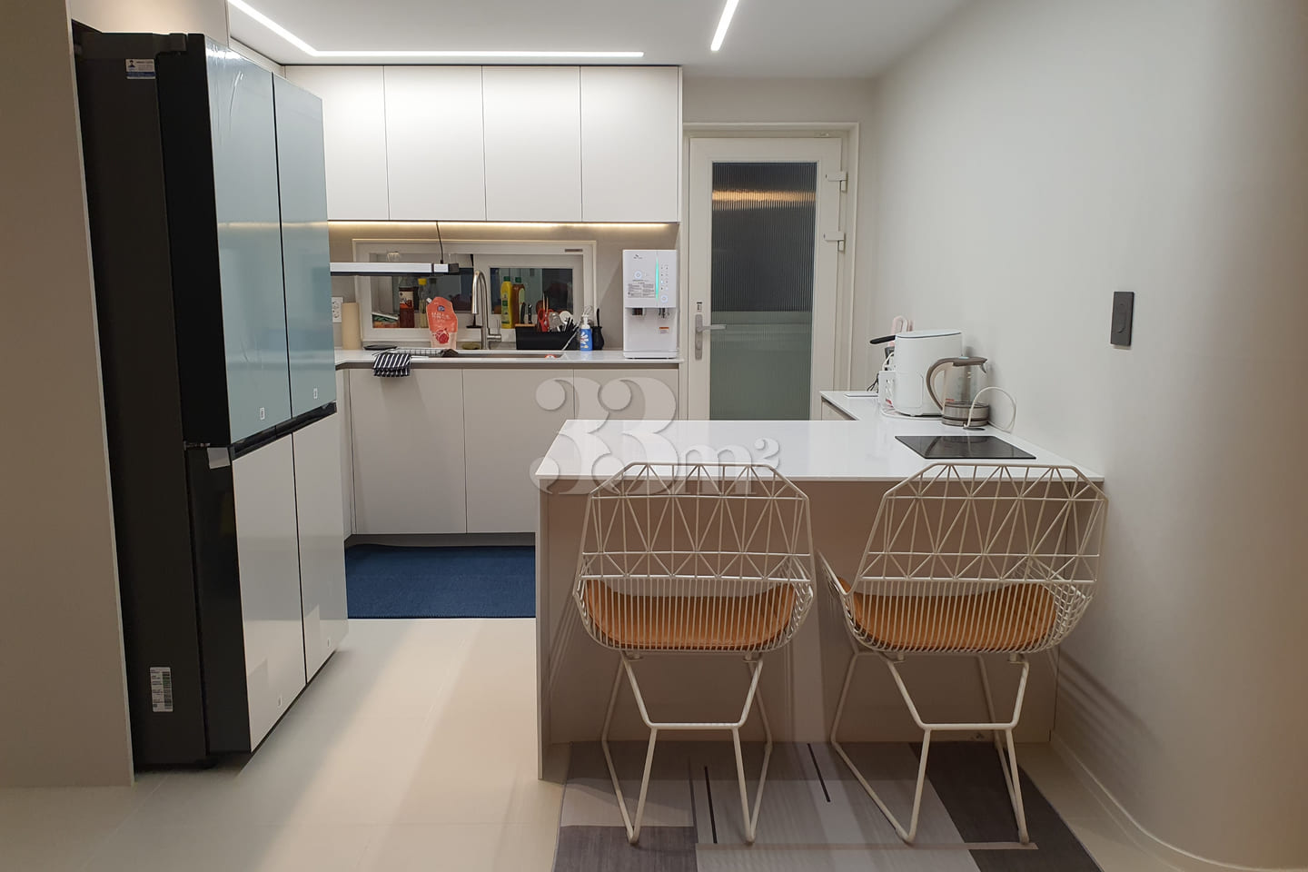 Top-of-the-line remodeled 3-room apartment in 9th image