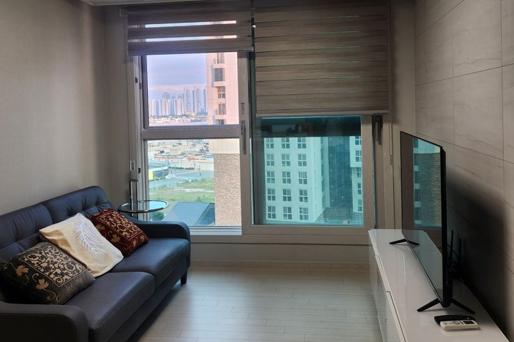 2-bedroom unit near Cheongna International Ci 10th image