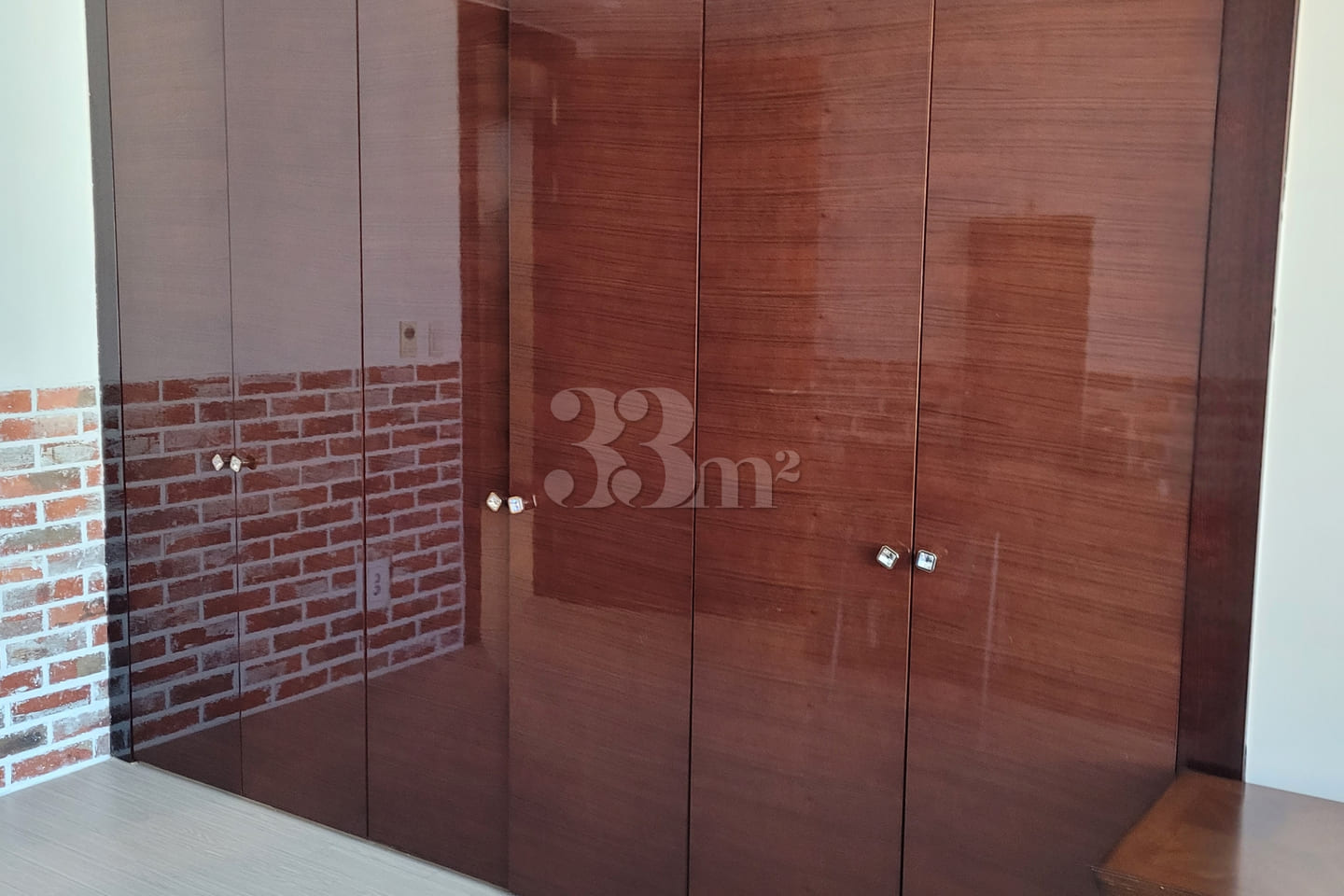 Brahms Room 102 9th image