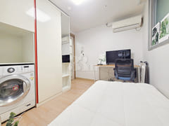 Golden Palace, Room 605 4th image