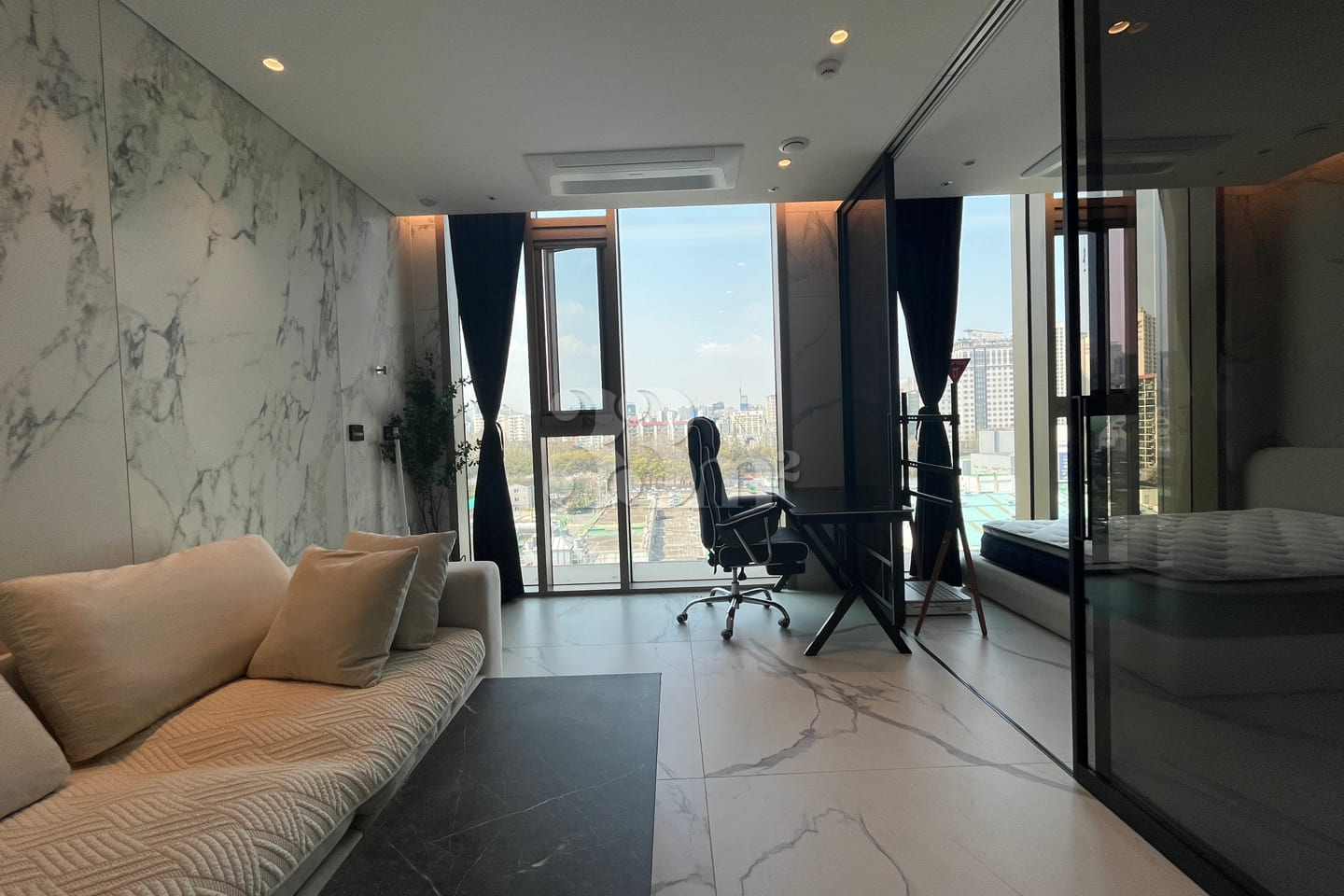 Gangnam 1.5-room apartment with spa facilitie 14th image