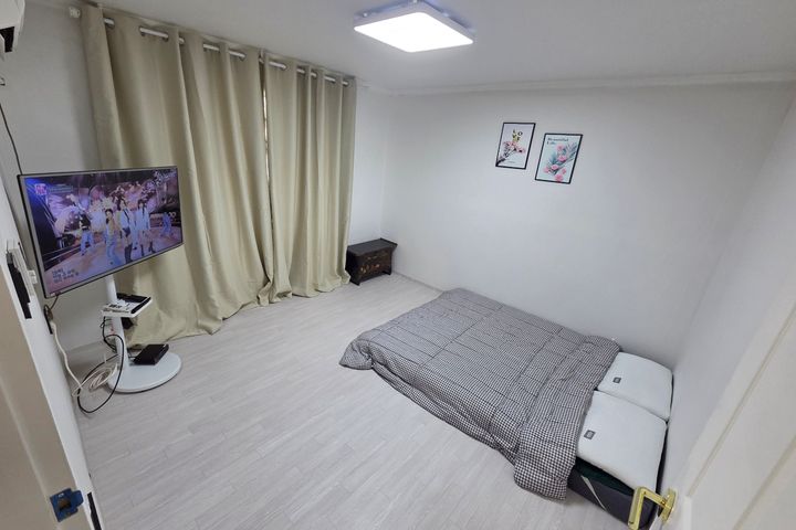 Fully renovated two-room unit in Dowon-dong 6th image