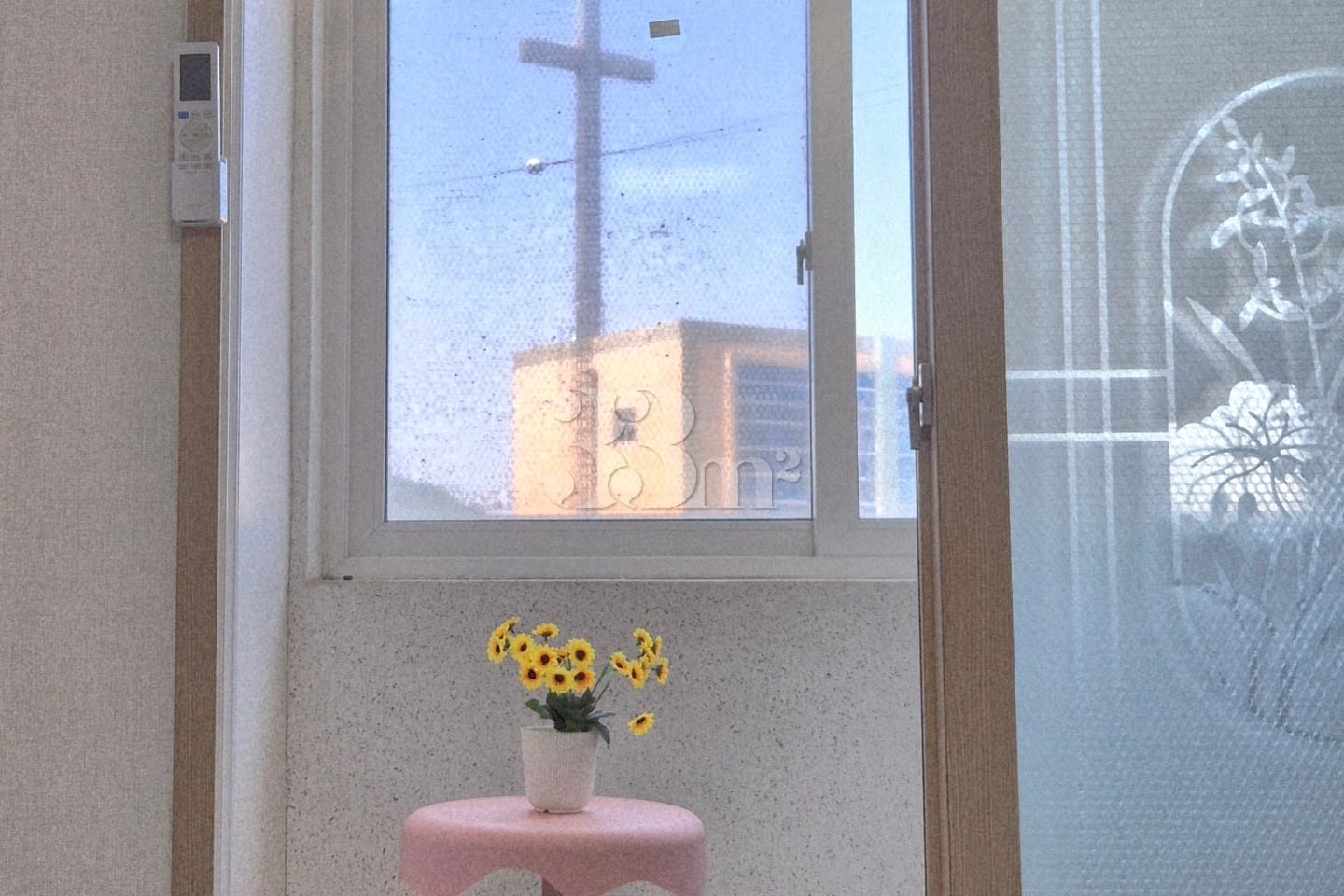 A sun-drenched room. 8th image