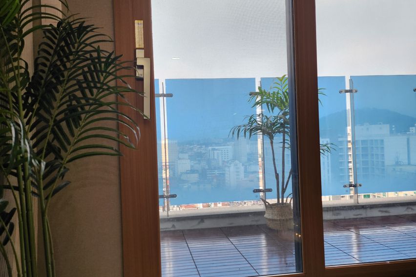 도심의 야경 테라스뷰