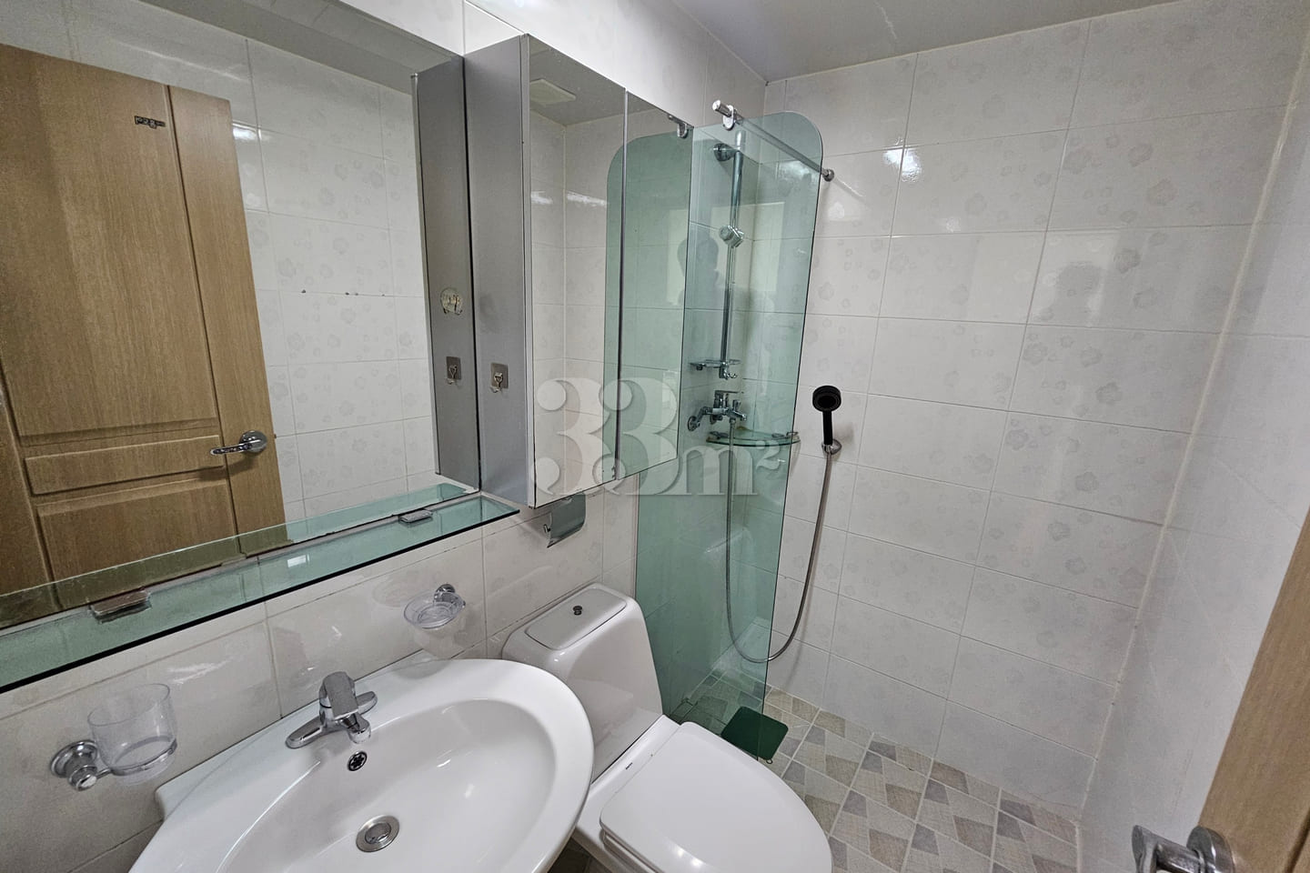 Studio Apartment 201 2th image