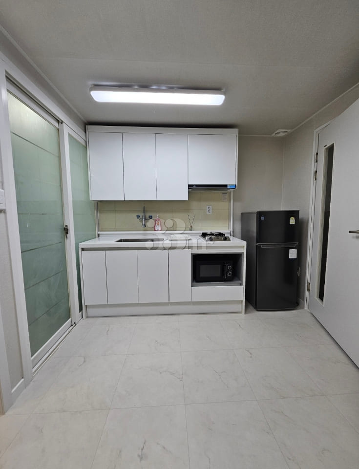 Large room + living room + parking H26 4th image