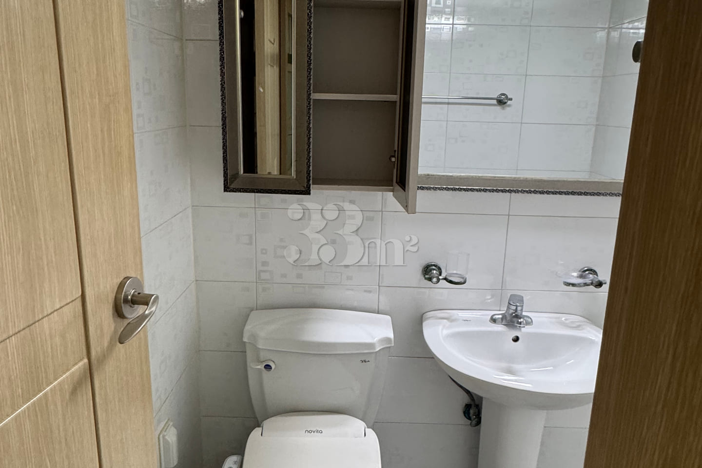 Quiet studio apartment near a public office 3th image