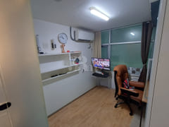 A small oasis in the city center. 2th image