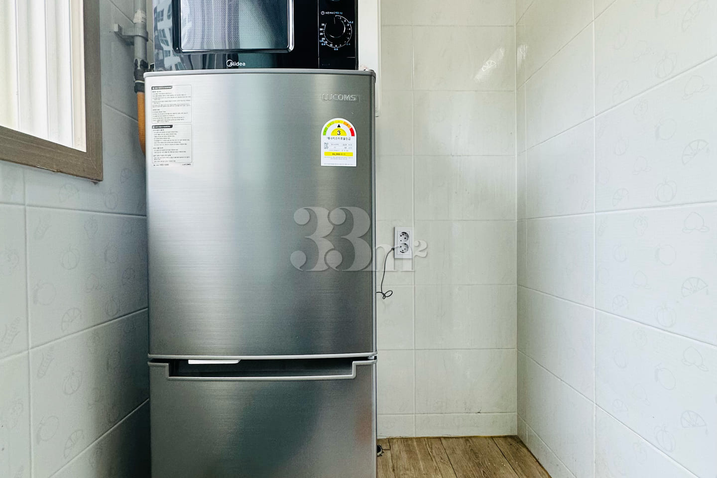 Fully furnished studio apartment near the cen 9th image