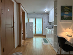 #54 Hapjeong Station 3-Room Unit 5th image