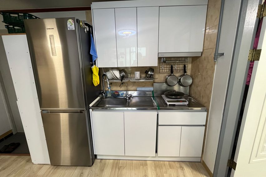 Amistad Two-Room 10th image