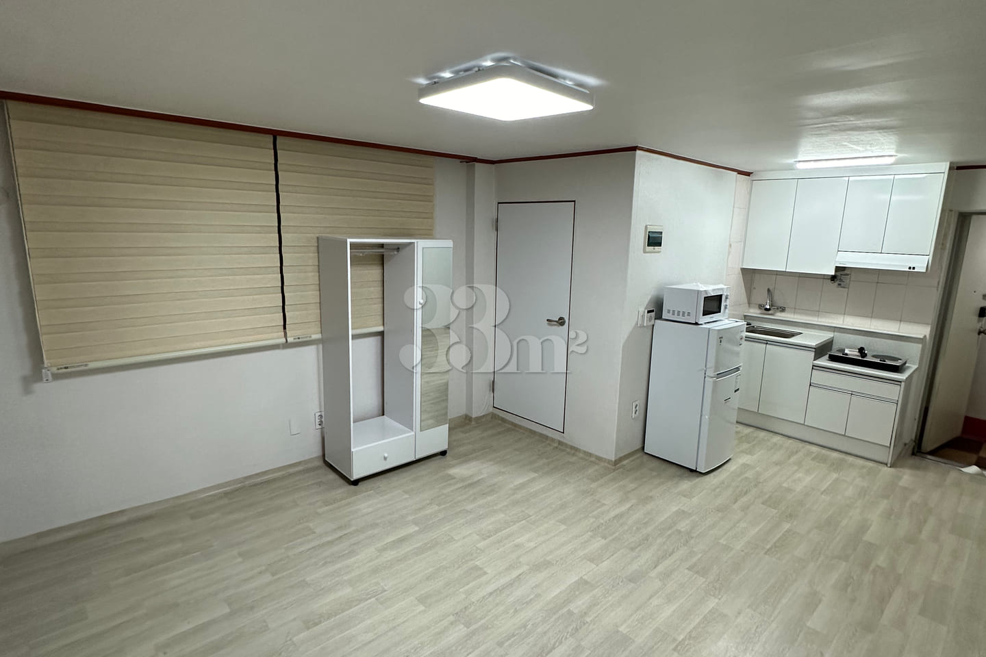 Studio apartment near the subway station, ful 0th image