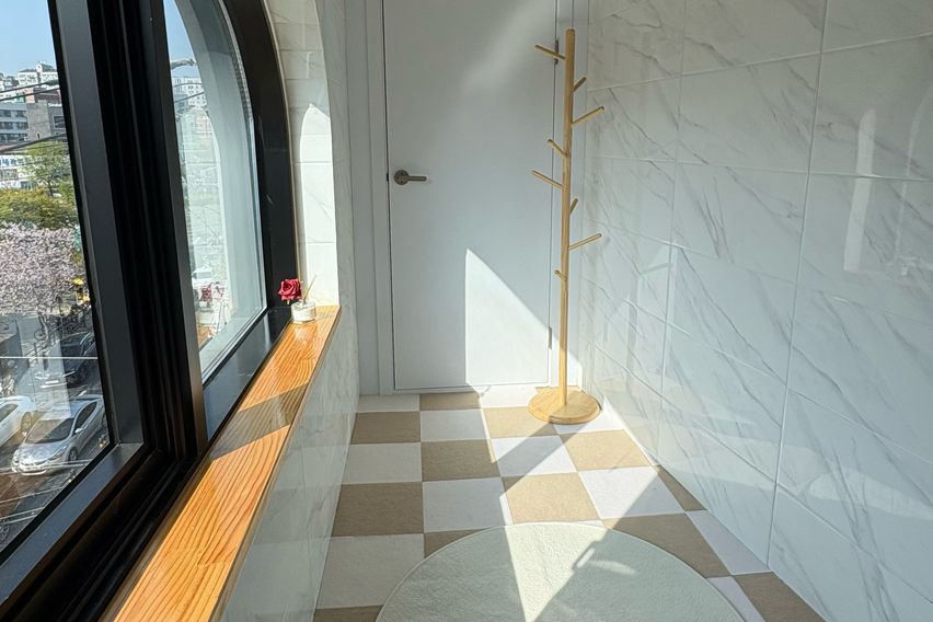 30 seconds from Hyochang Park Station / New b 8th image