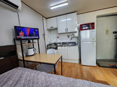 Studio apartment with a commute to Gangnam 1th image