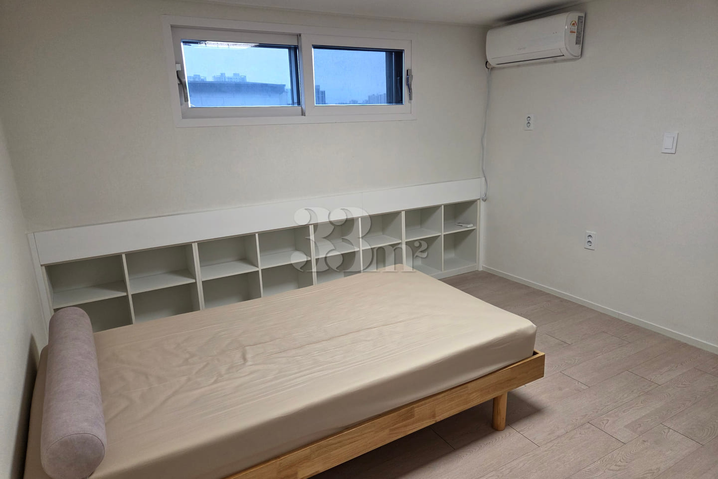 Spacious 2-bedroom unit + rooftop terrace 4th image