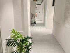 Clean shower room 0th image