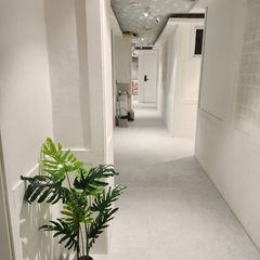 Clean shower room Unit Image