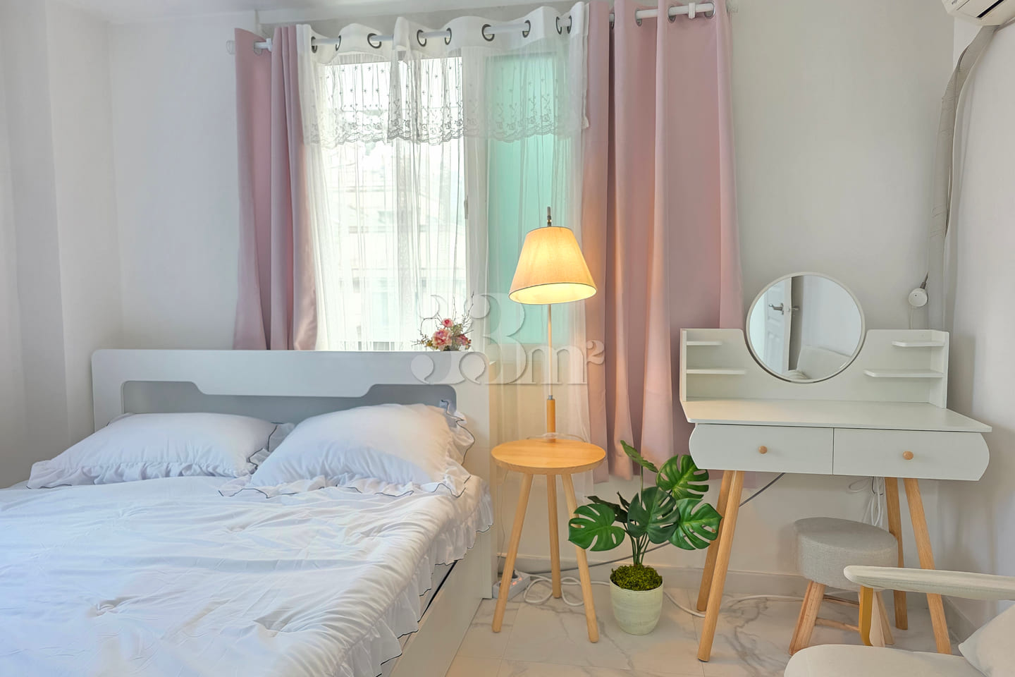 Sunny home, 1 minute from Eonju Station 1th image