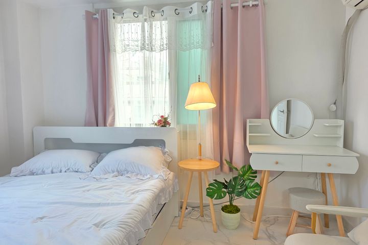 Sunny house, 1 minute from Eonju Station 1th image