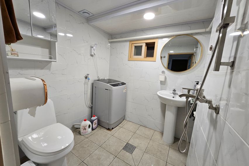 금돼지식당뒤 투룸루프탑