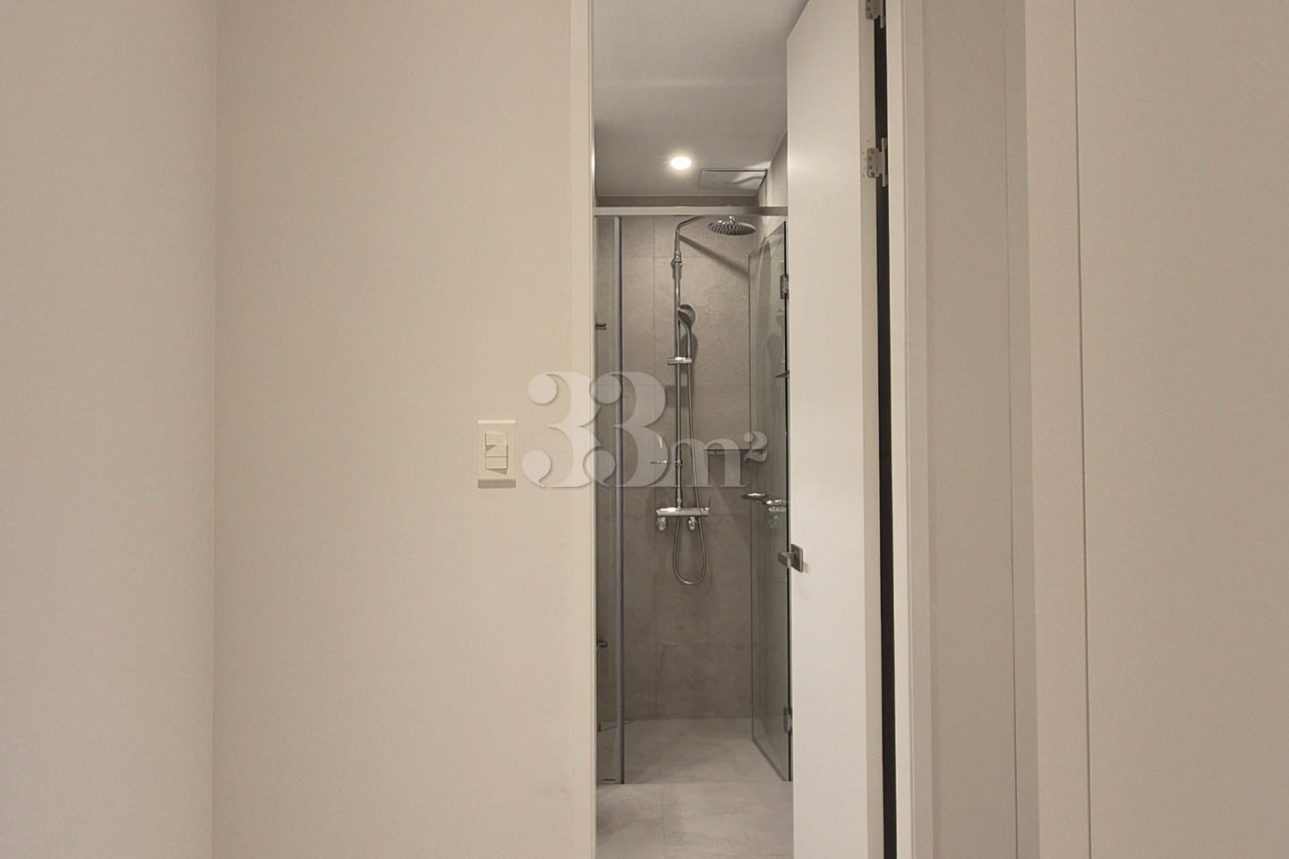 Fully furnished studio in Bangbae-dong 8th image
