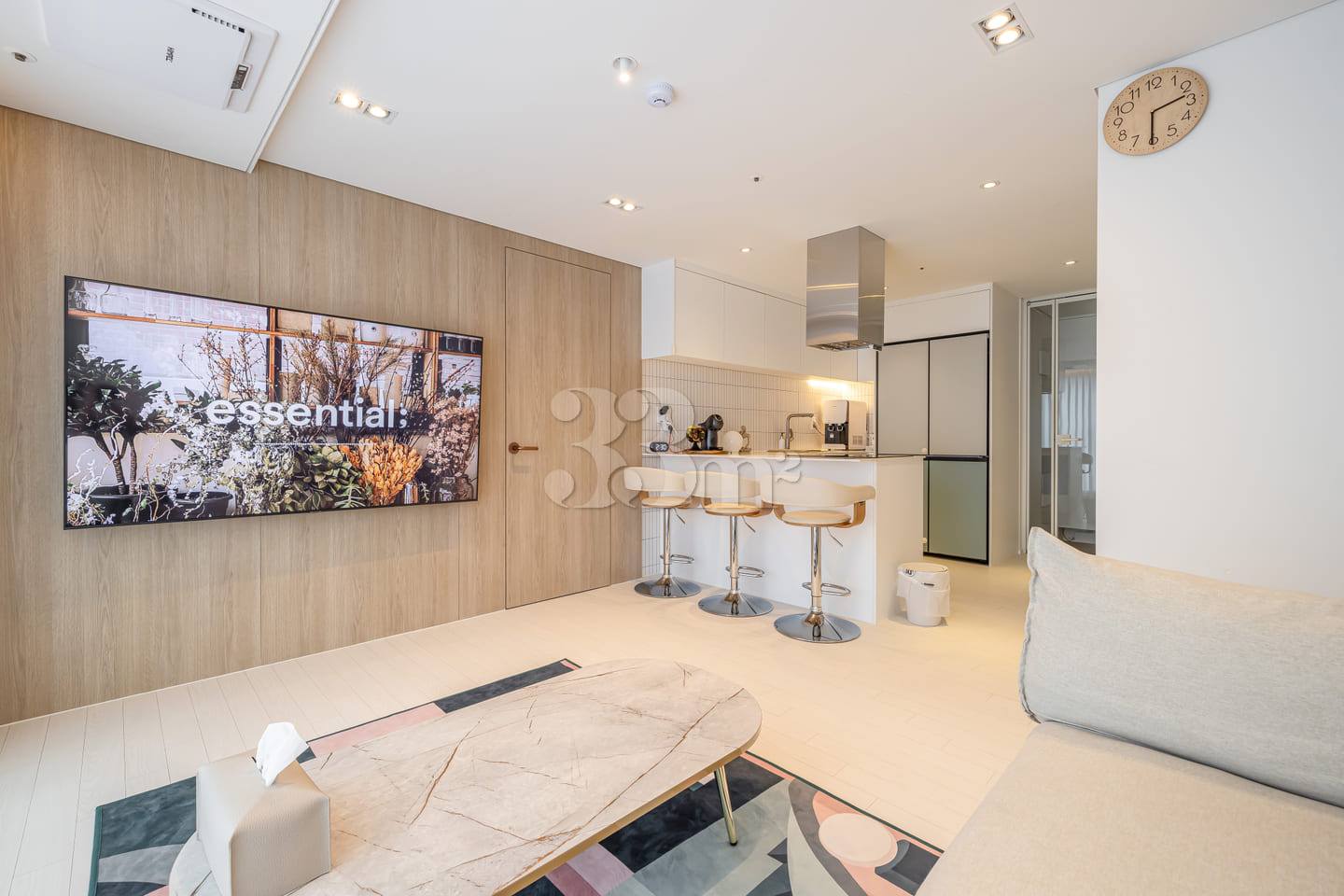 3rd floor, 4 beds for 4 people + 2 bathrooms 0th image
