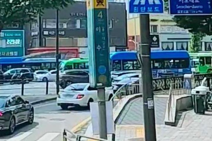 π Isu Station, Bangbae, Banpo, Sadang, Nonhy 12th image