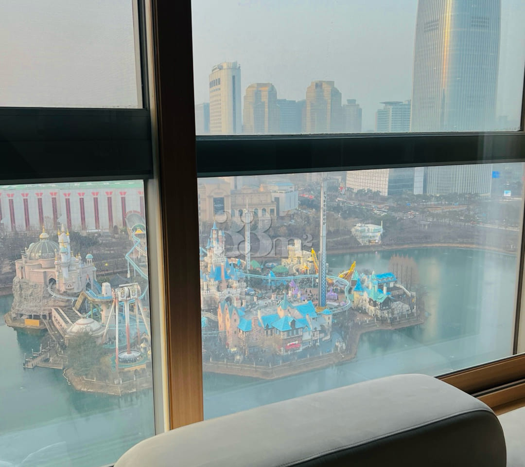 Songpa Jamsil Bangi Lotte World View ♥️ 1th image