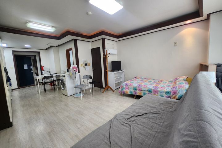 Parking available. 4 people can stay at Nokbe 6th image