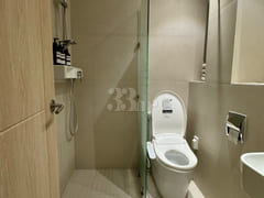 ๐๏ธ Spacious 2-room unit right next to the st 7th image
