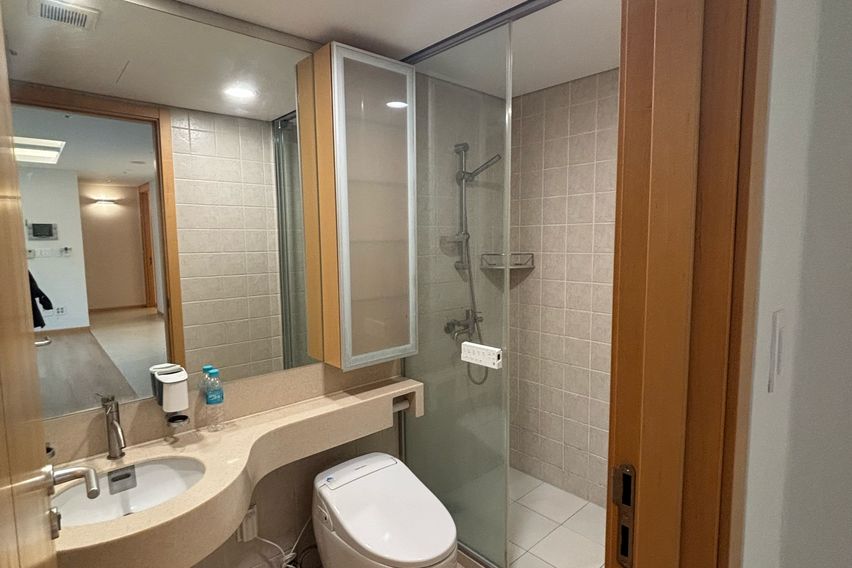 Tower Palace · Three-bed thumbnail 15