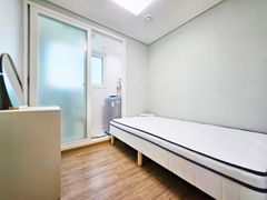 Fully furnished short-term rental 83 10th image