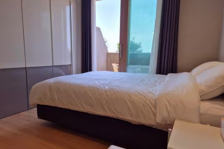 An attractive accommodation with a sea view. 0th image