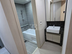 New, fully-furnished apartment with a view of 14th image