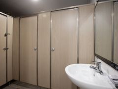 Newly built hotel-quality accommodation near 9th image