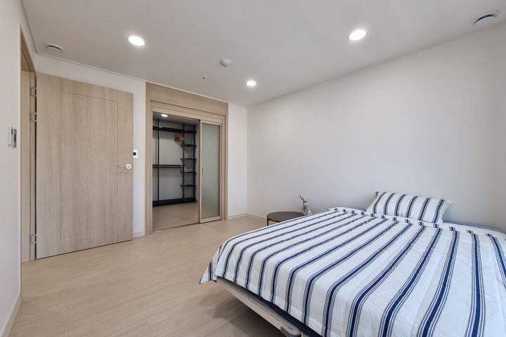 Fully furnished, 2 bedrooms, Gwangan Bridge v 9th image
