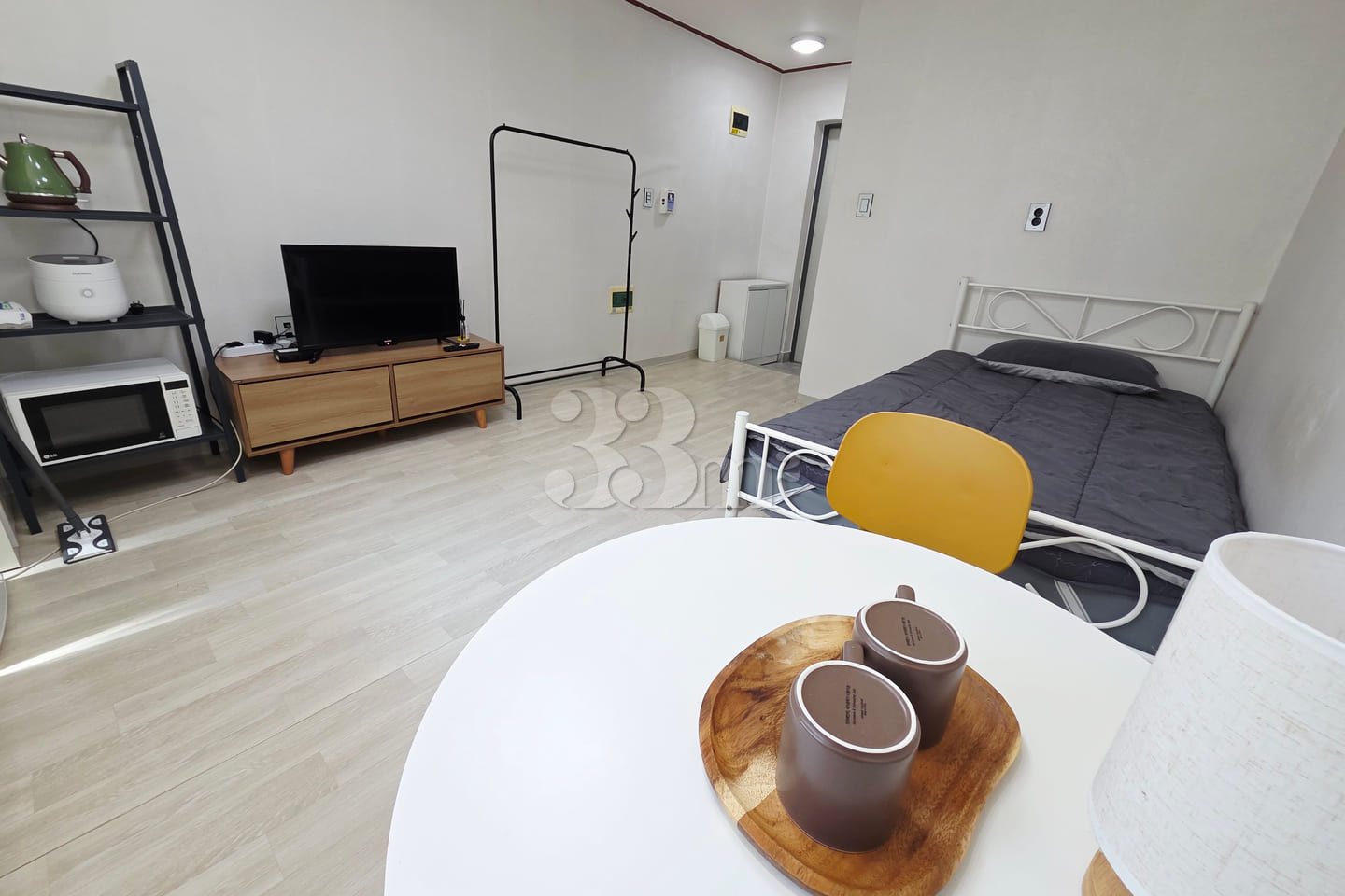 Studio with convenient parking 🏠 Unit 203 8th image