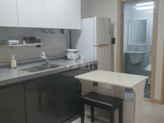 Fully furnished two-bedroom apartment near Wo 1th image