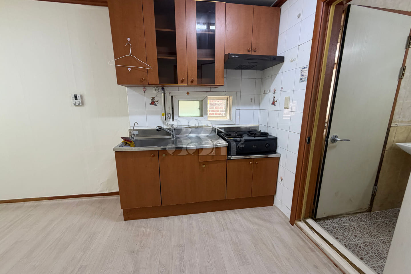 Studio apartment next to Gulpocheon Park 1th image