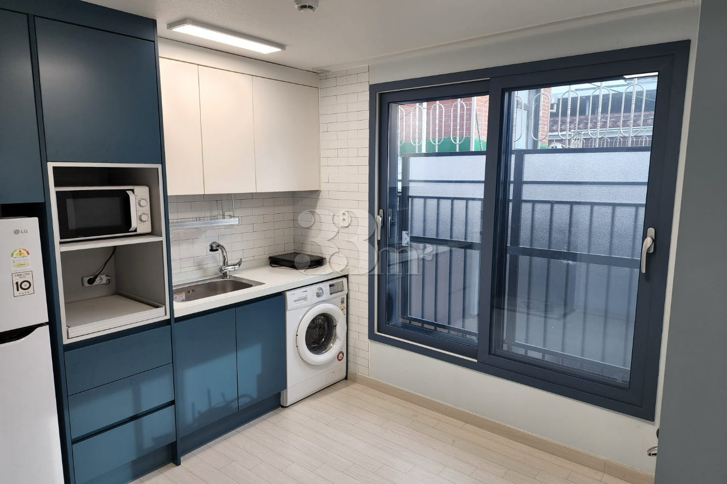 Clean studio apartment in Siheung-dong 2th image