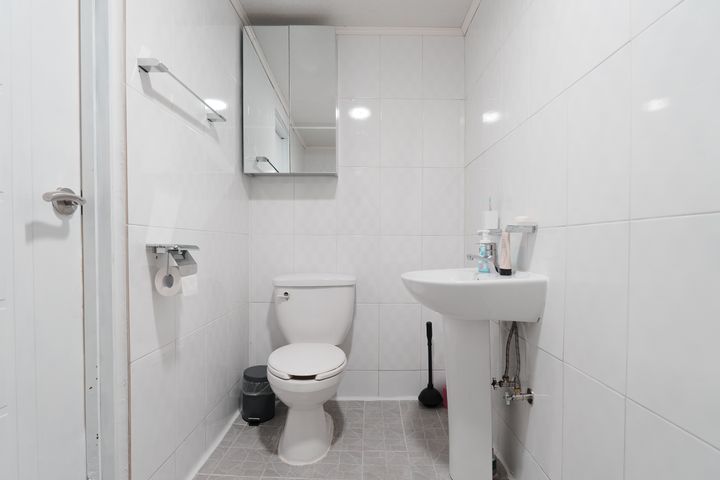 Two-bedroom apartment in Bukahyeon / Chungjeo 9th image