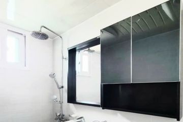 10-minute walk from Yongmun Station