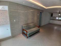 산과 계곡이 흐르는 집 5번째 이미지
