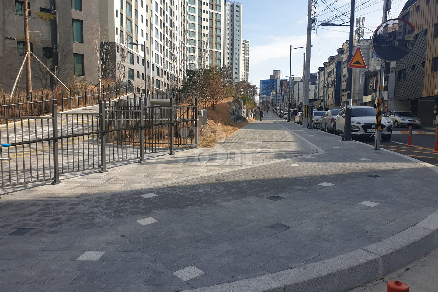 5-minute walk from Seobu Intercity Bus Termin 18th image