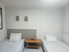 Clean 2-bedroom accommodation 7th image