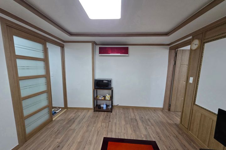 ✨️[Basic] Fully Furnished 1.5-Room Unit ✨️ 1th image