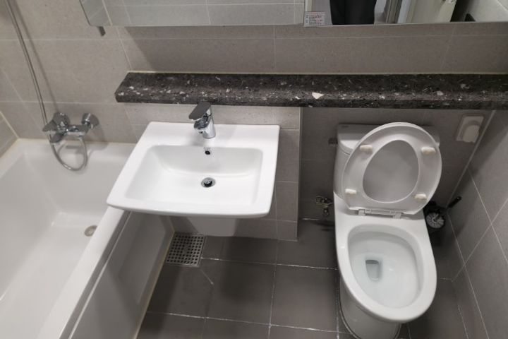 Short-term rental of a home currently for sal 1th image