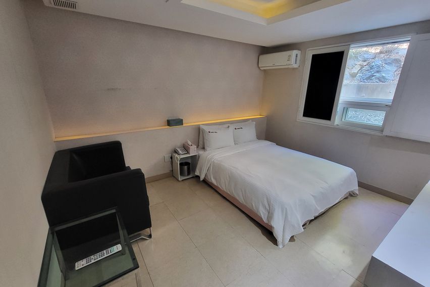 일반실, 더블베드 하나 0번째 이미지