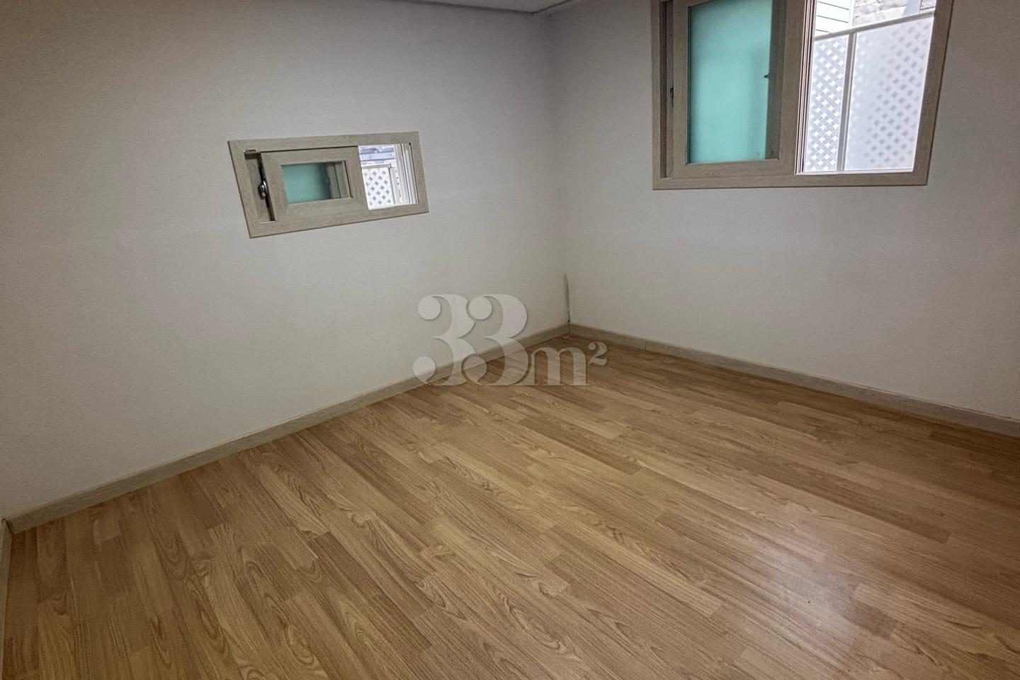 Spacious two-bedroom apartment in Sillim-dong 2th image